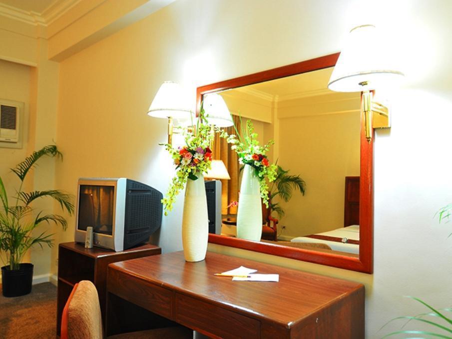Hotel Grand Men Seng Davao Stadt Exterior foto